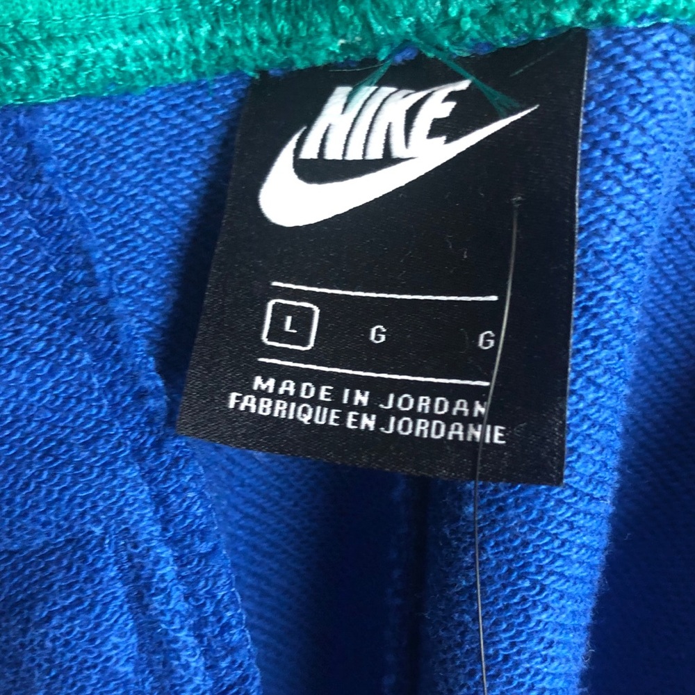 Nike Sportswear HBR Big Swoosh Fleece Shorts - Picture 4 of 13